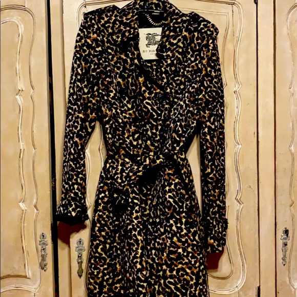 Burberry trenchcoat leopard